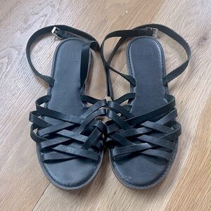 Gap Size 11 Black Strappy Sandals
